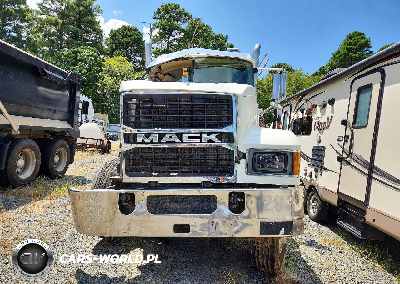 2022 Mack Pinnacle Semi Truck VIN:1M1PN4GY6NM010311 - 5