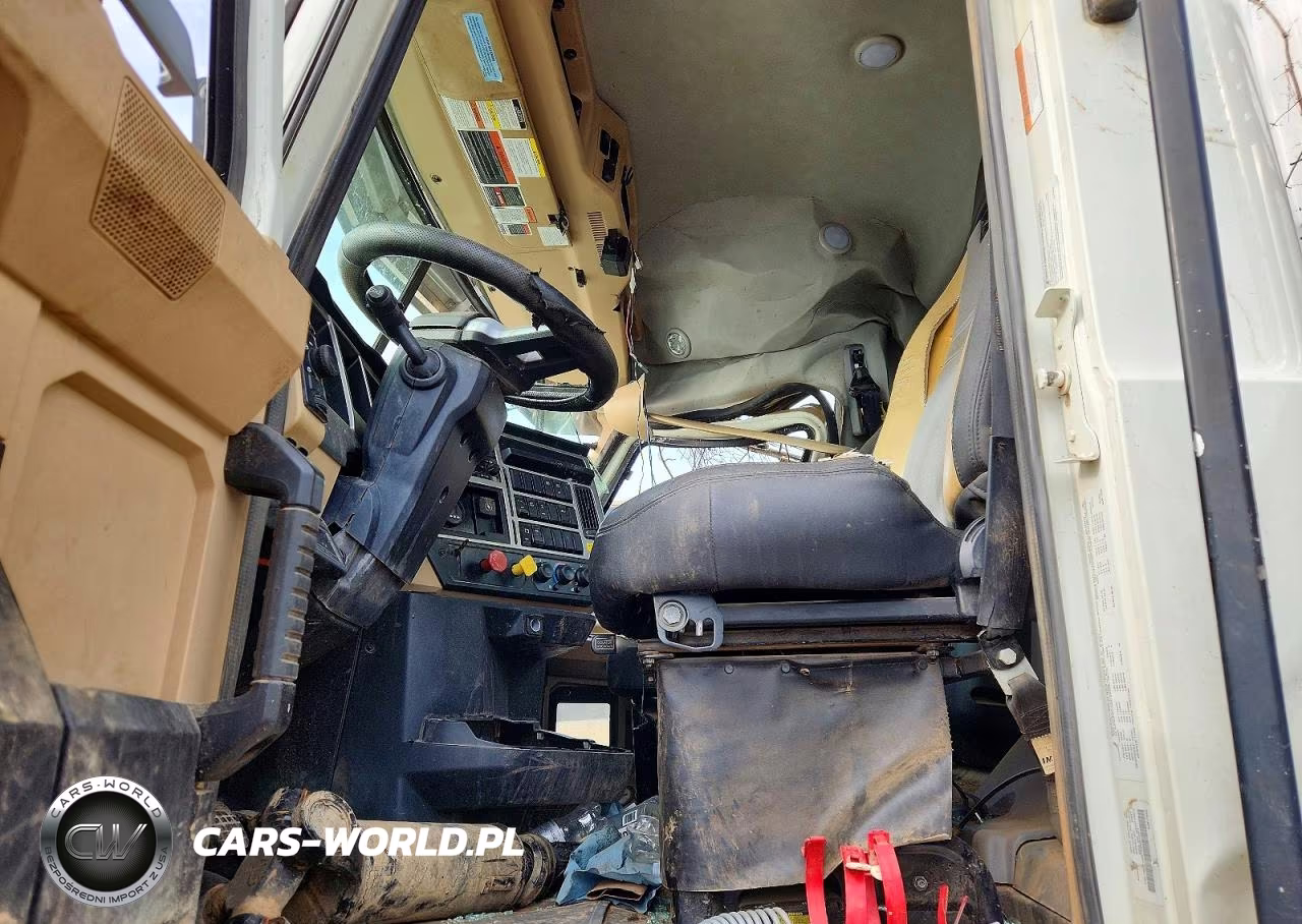 2022 Mack Pinnacle Semi Truck VIN:1M1PN4GY6NM010311 - 7
