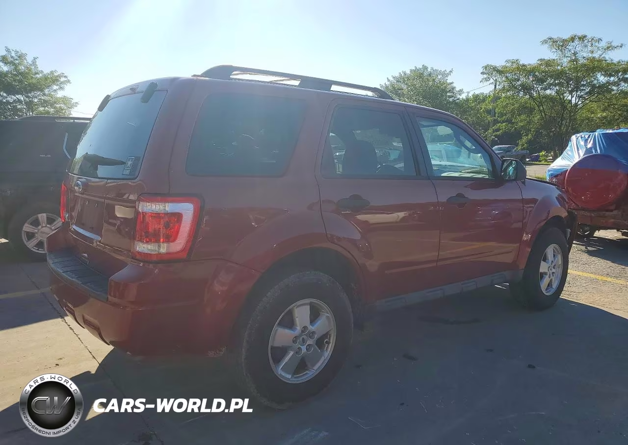 2010 Ford Escape Xlt VIN:1FMCU0D72AKD31835 - 3