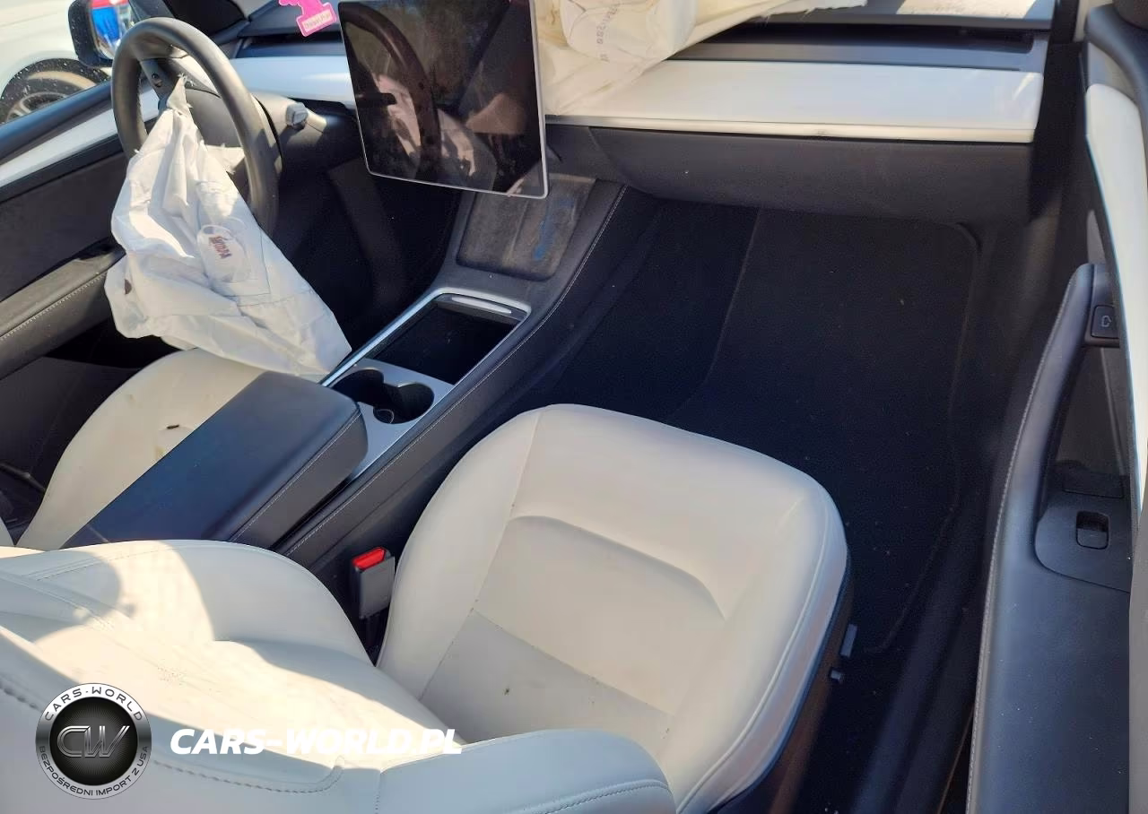 2023 Tesla Model Y VIN:7SAYGDEF2PF968117 - 8