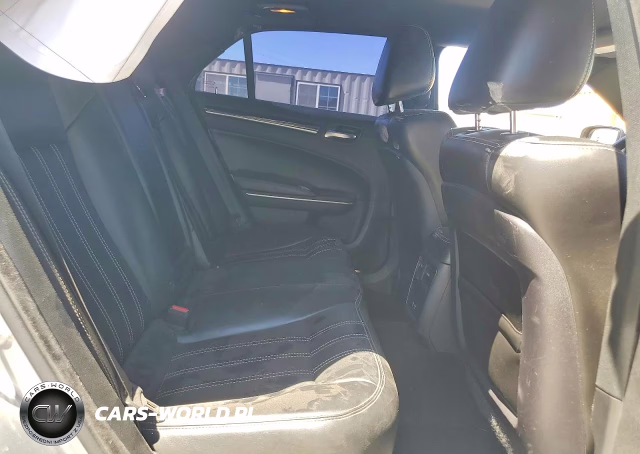 2021 Chrysler 300 S VIN:2C3CCABG8MH529044 - 10