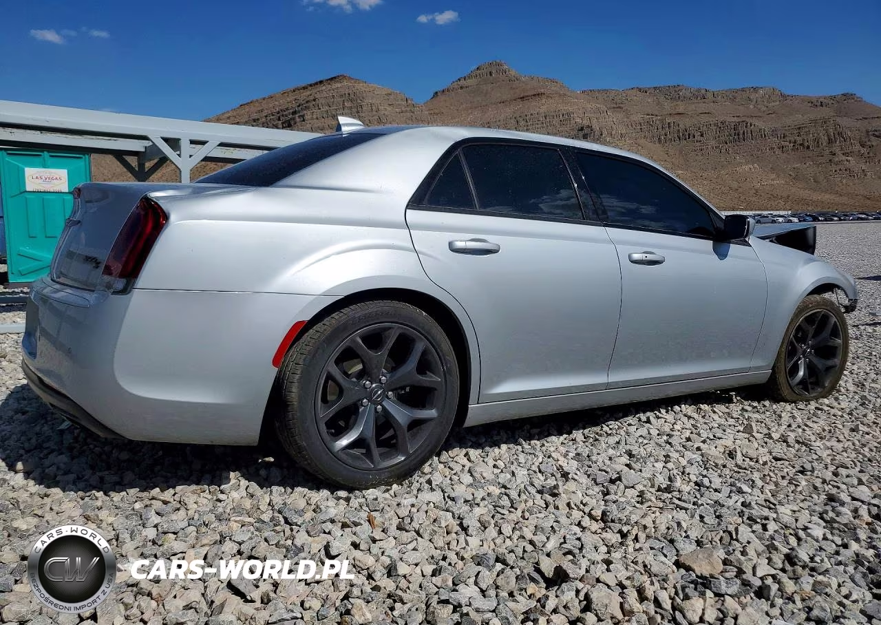 2021 Chrysler 300 S VIN:2C3CCABG8MH529044 - 3