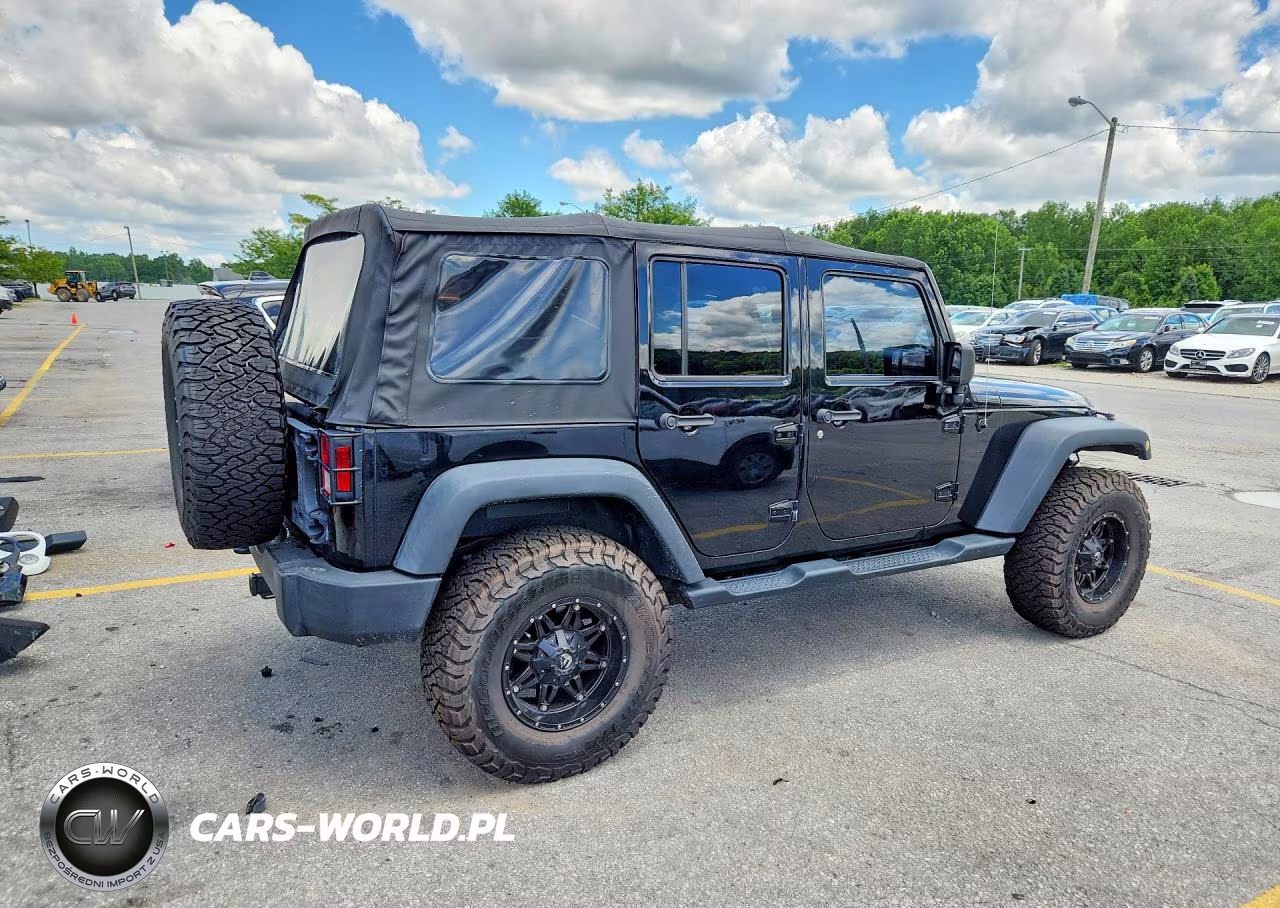 2014 Jeep Wrangler Unlimited Sport VIN:1C4HJWDG8EL276720 - 3