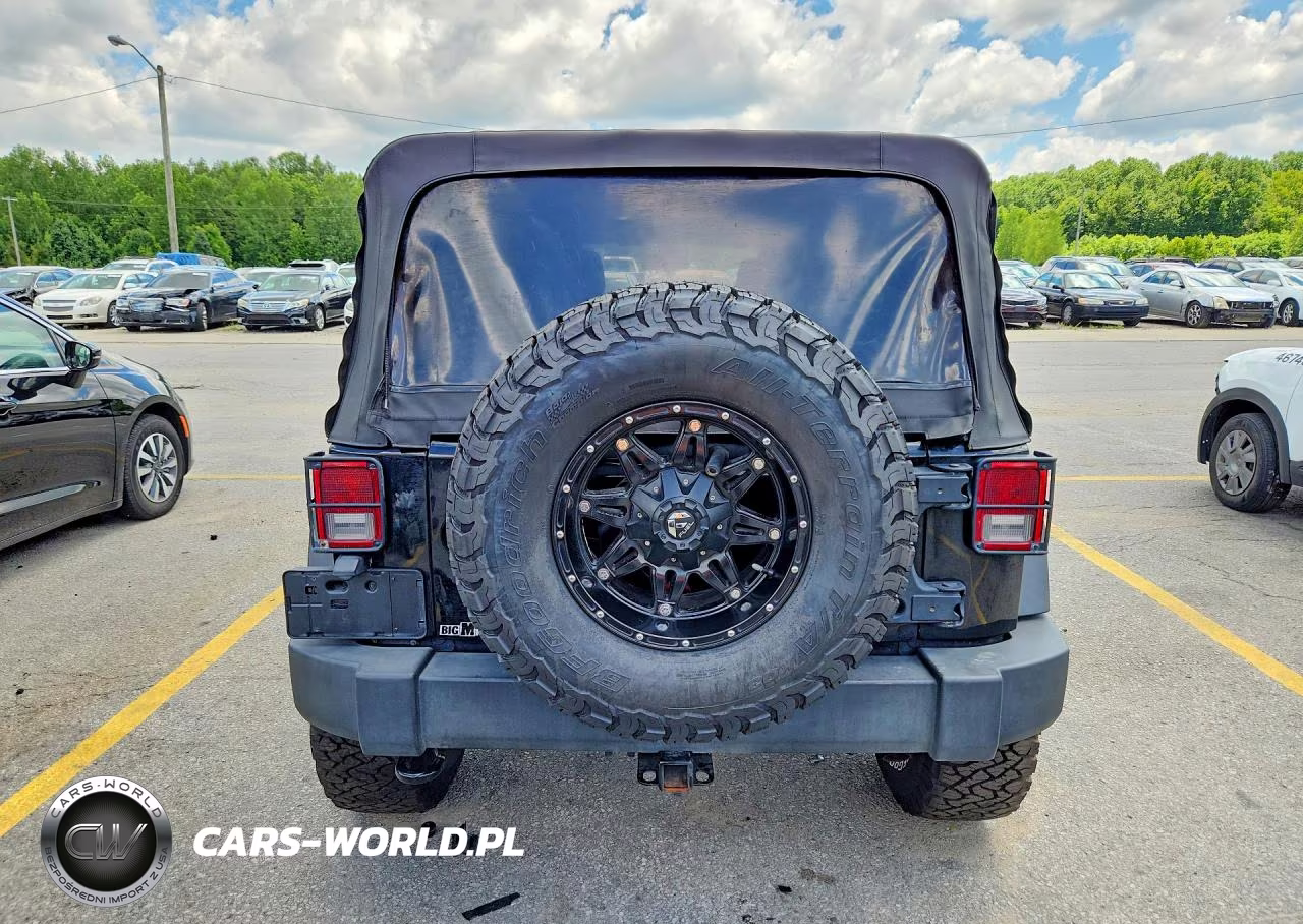2014 Jeep Wrangler Unlimited Sport VIN:1C4HJWDG8EL276720 - 6