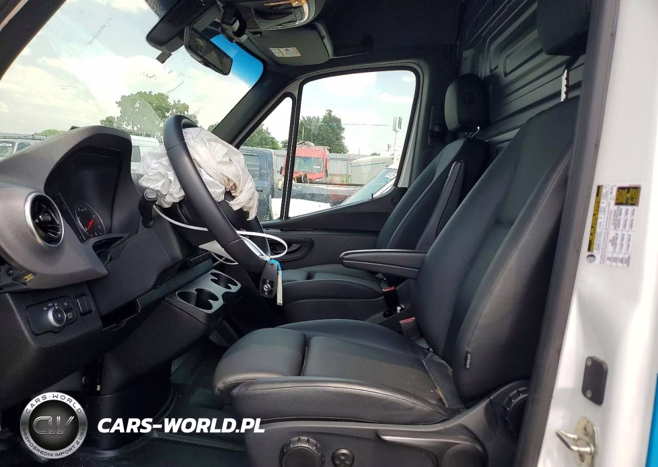 2025 Mercedes-Benz Sprinter 2500 Delivery Van VIN:W1Y4KBHY3ST202992 - 7