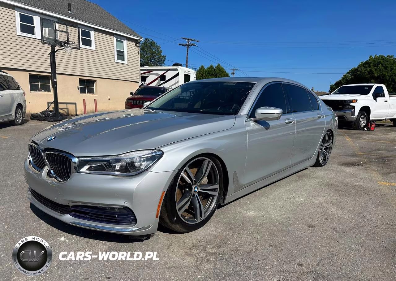 2016 BMW 750 Xi – zdjęcie 1 z 10