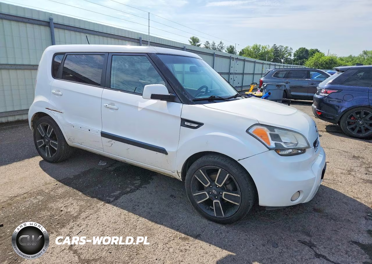 2011 Kia Soul + VIN:KNDJT2A20B7729102 - 4