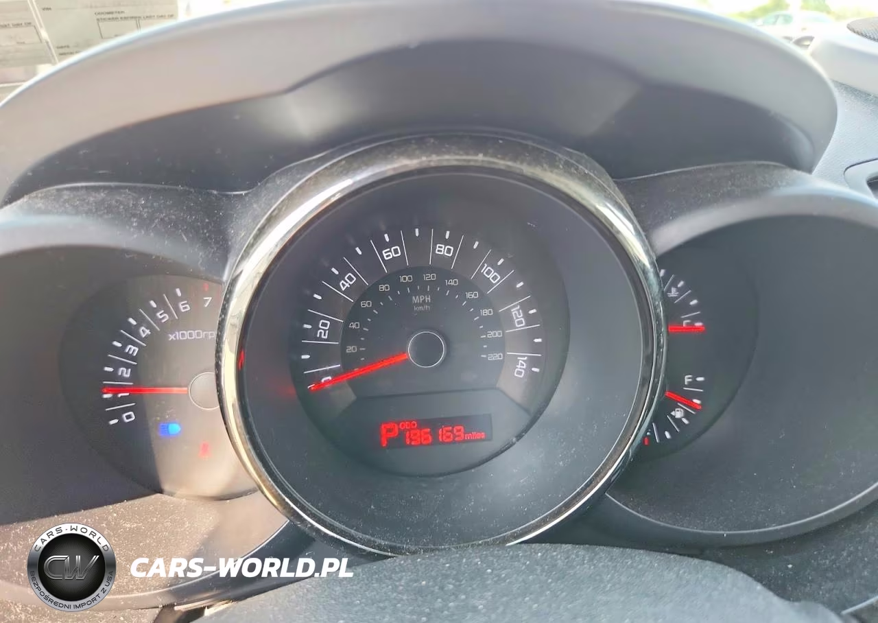 2011 Kia Soul + VIN:KNDJT2A20B7729102 - 9