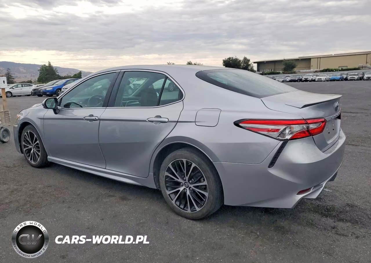 2018 Toyota Camry Se VIN:4T1B11HK8JU658253 - 2