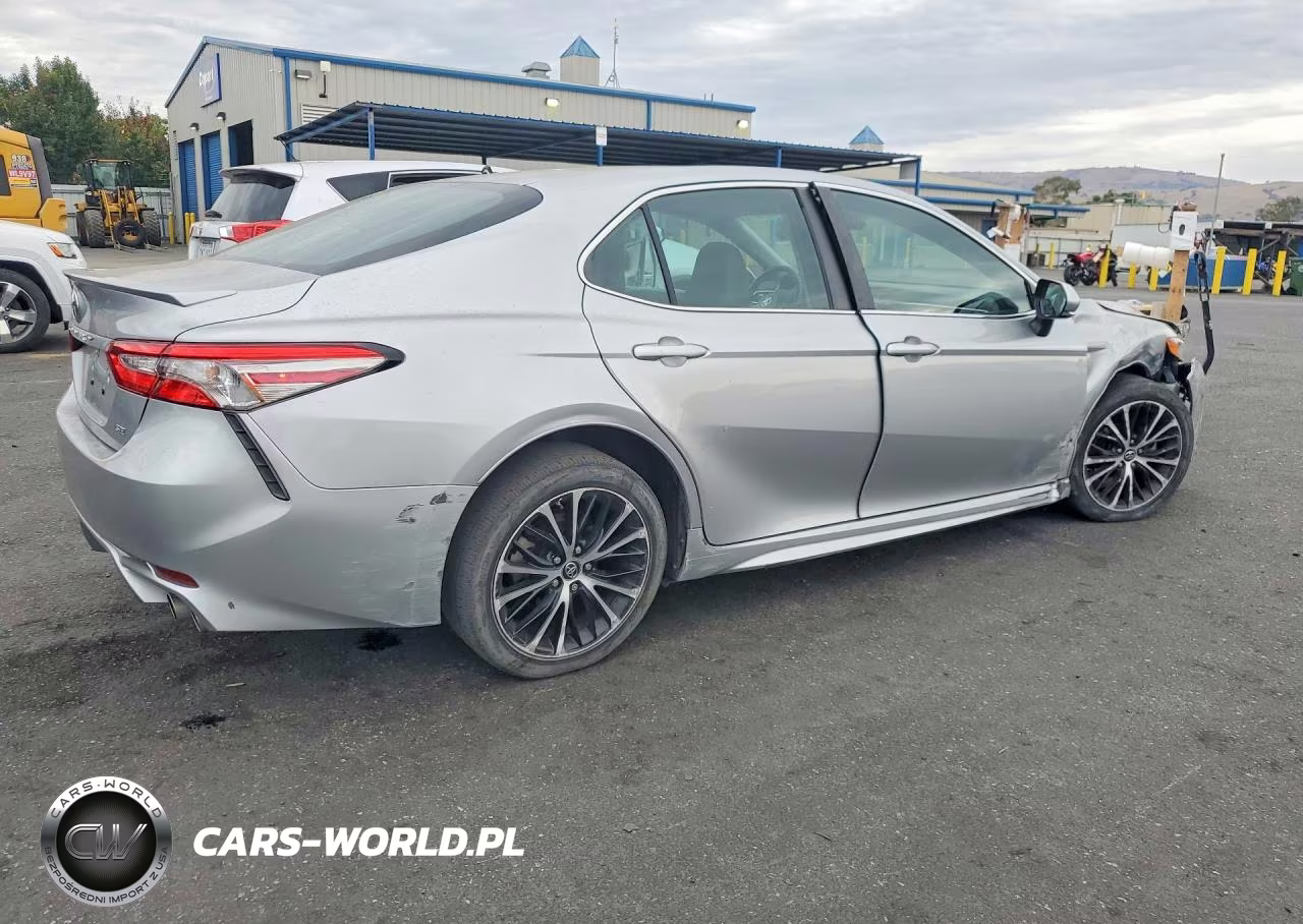 2018 Toyota Camry Se VIN:4T1B11HK8JU658253 - 3