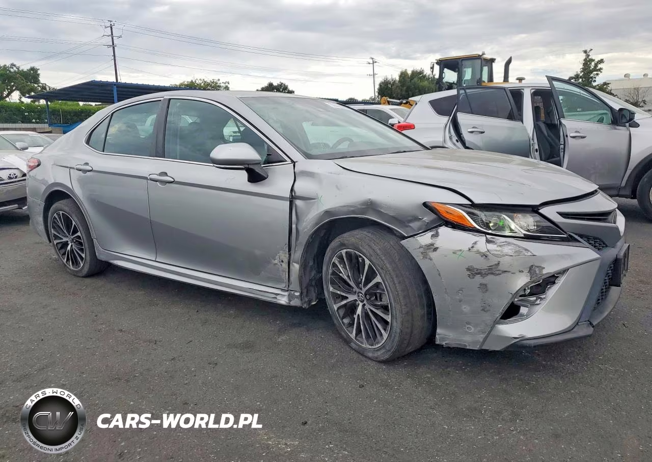 2018 Toyota Camry Se VIN:4T1B11HK8JU658253 - 4