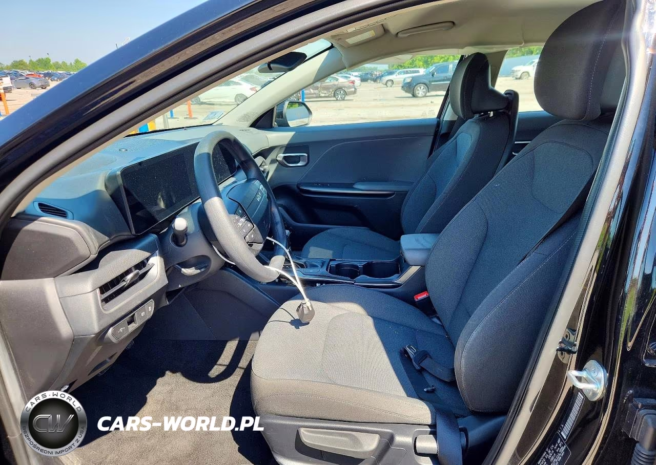 2025 Kia K4 Lxs VIN:3KPFT4DE8SE097800 - 7