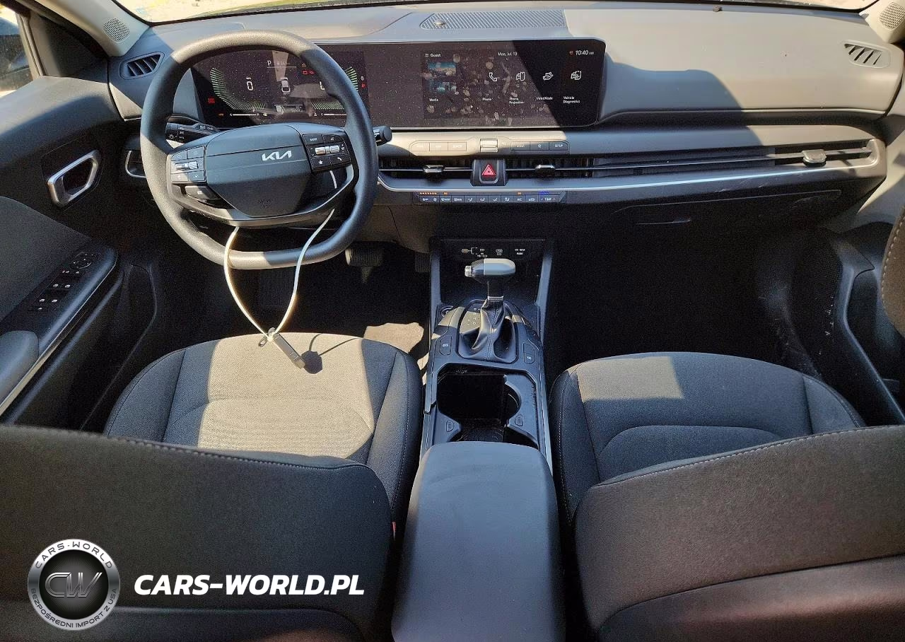 2025 Kia K4 Lxs VIN:3KPFT4DE8SE097800 - 8