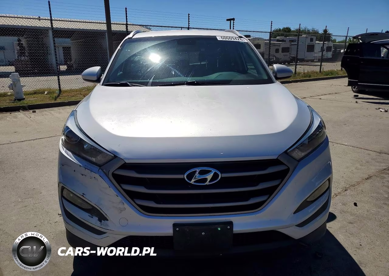 2016 Hyundai Tucson Se VIN:KM8J33A48GU130864 - 5