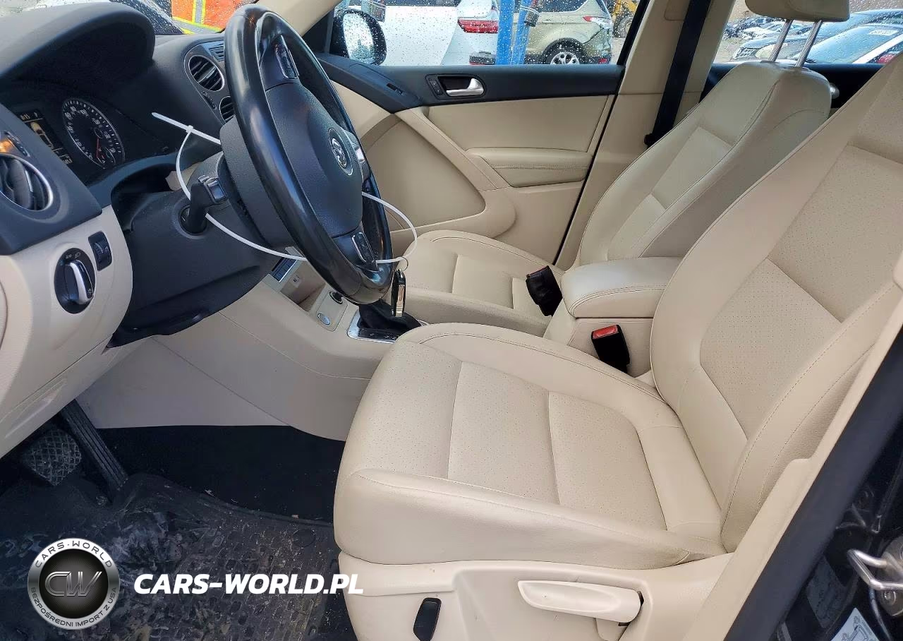 2017 Volkswagen Tiguan S VIN:WVGBV7AX8HK025545 - 7