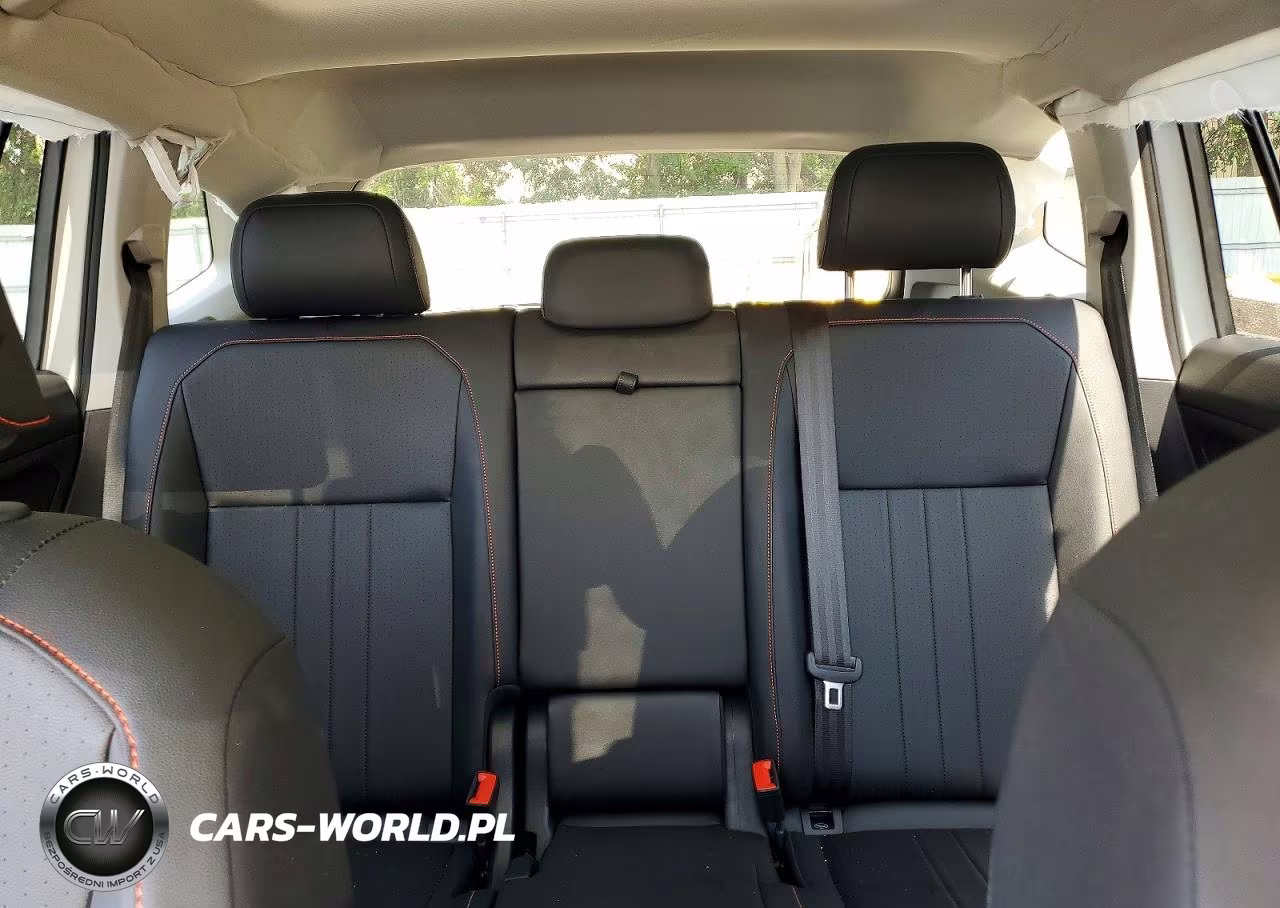 2024 Volkswagen Tiguan Wolfsburg VIN:3VVAB7AX8RM223837 - 10