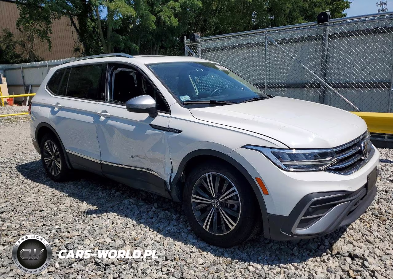 2024 Volkswagen Tiguan Wolfsburg VIN:3VVAB7AX8RM223837 - 4