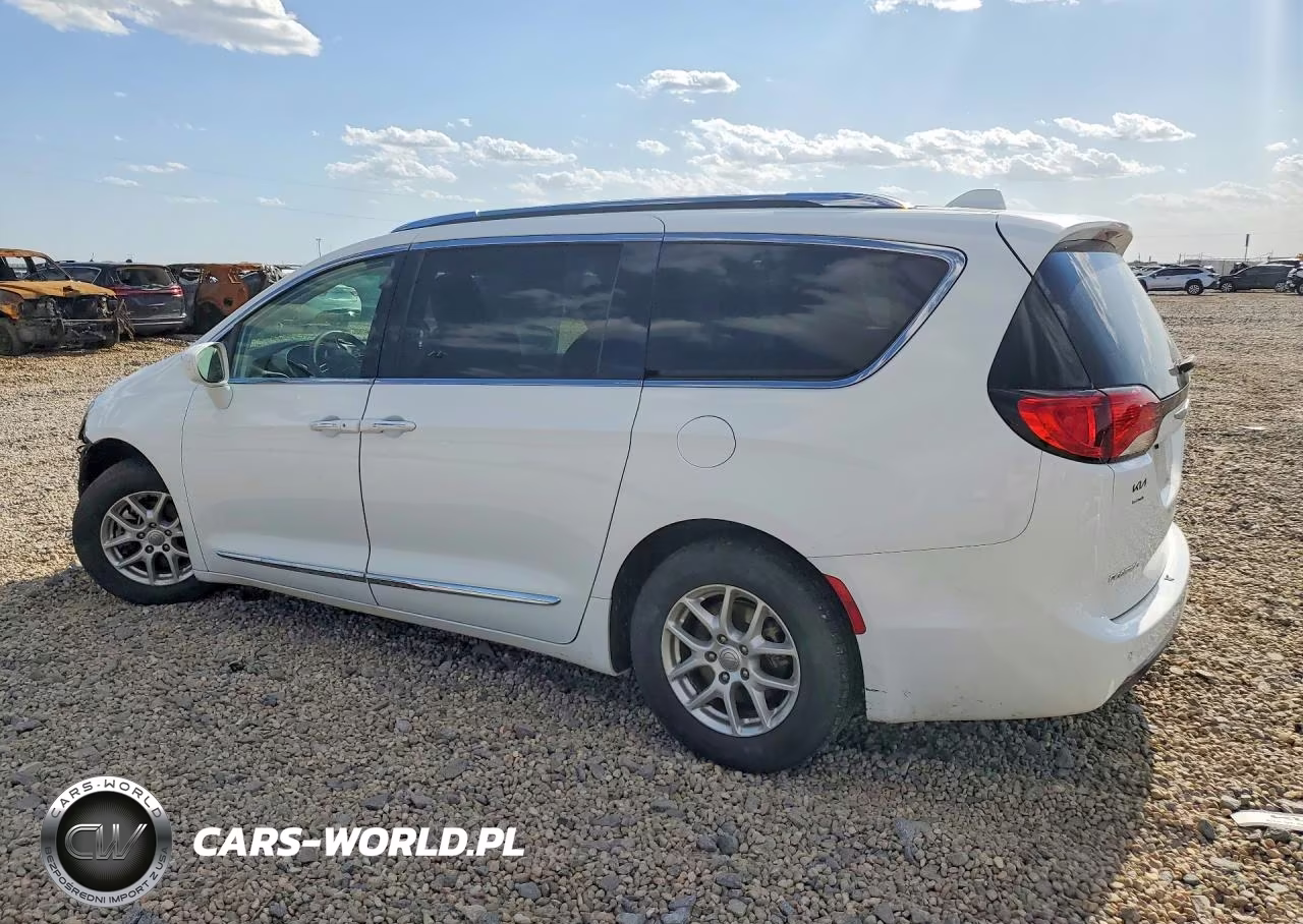 2020 Chrysler Pacifica Touring L VIN:2C4RC1BG2LR275250 - 2