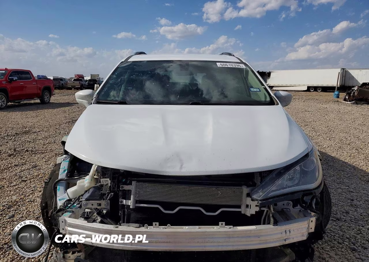 2020 Chrysler Pacifica Touring L VIN:2C4RC1BG2LR275250 - 5