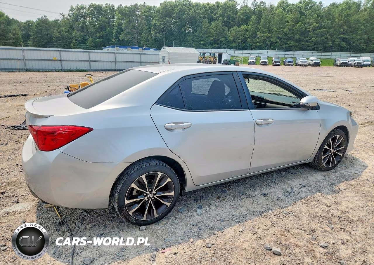 2018 Toyota Corolla Se VIN:2T1BURHE1JC064329 - 3