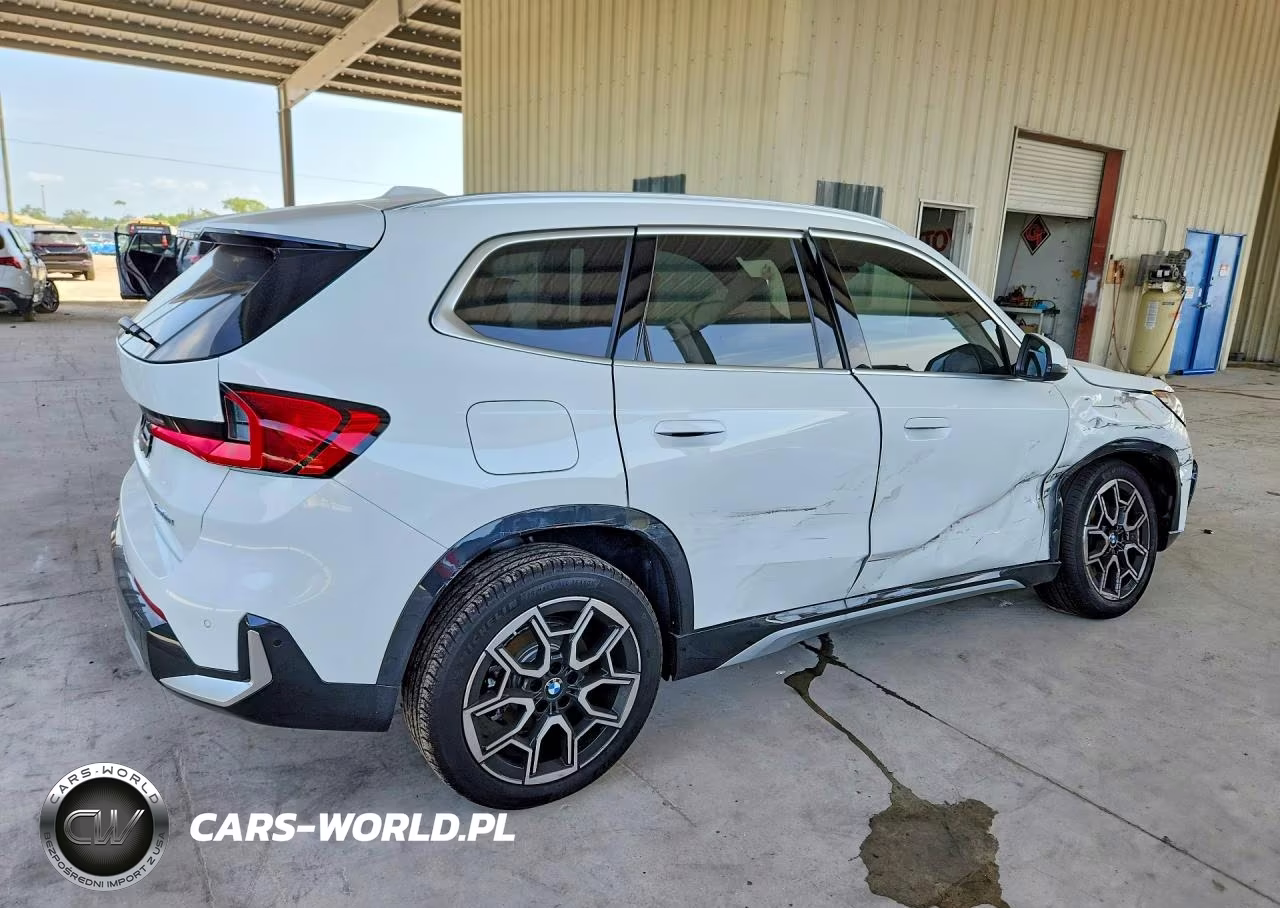 2026 BMW X1 xDrive28I VIN:WBX73EF0XT5592723 - 3