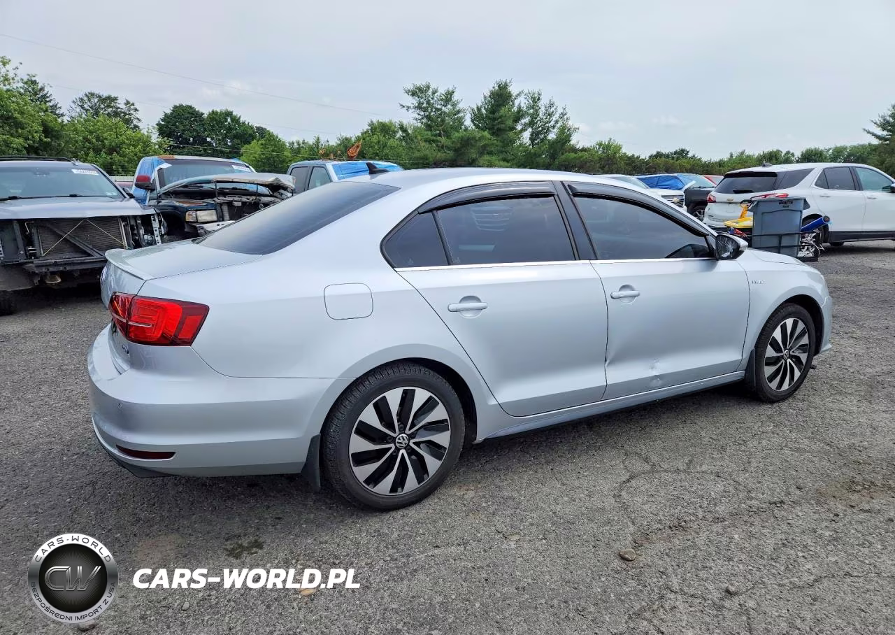 2015 Volkswagen Jetta Hybrid VIN:3VW637AJ2FM328895 - 3