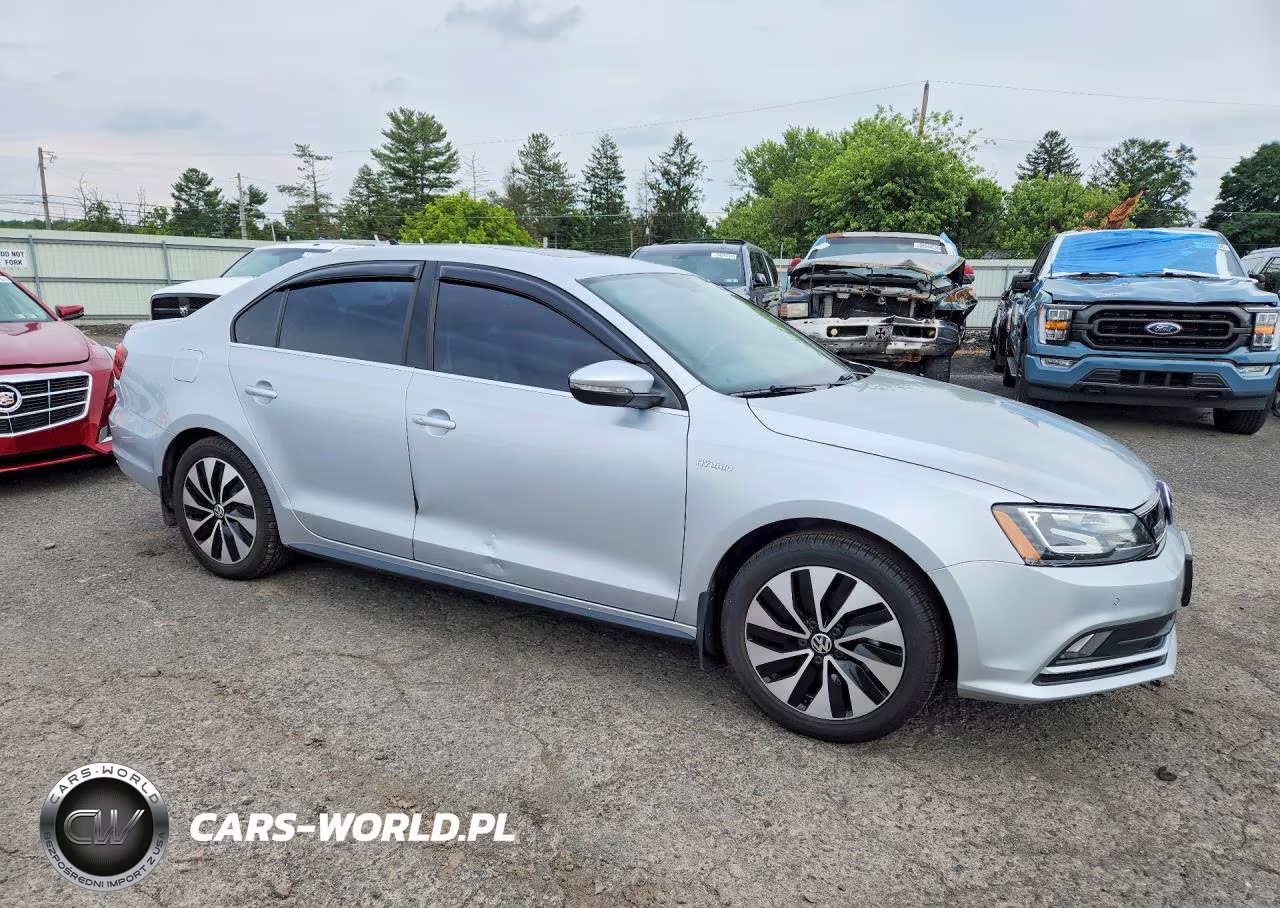 2015 Volkswagen Jetta Hybrid VIN:3VW637AJ2FM328895 - 4