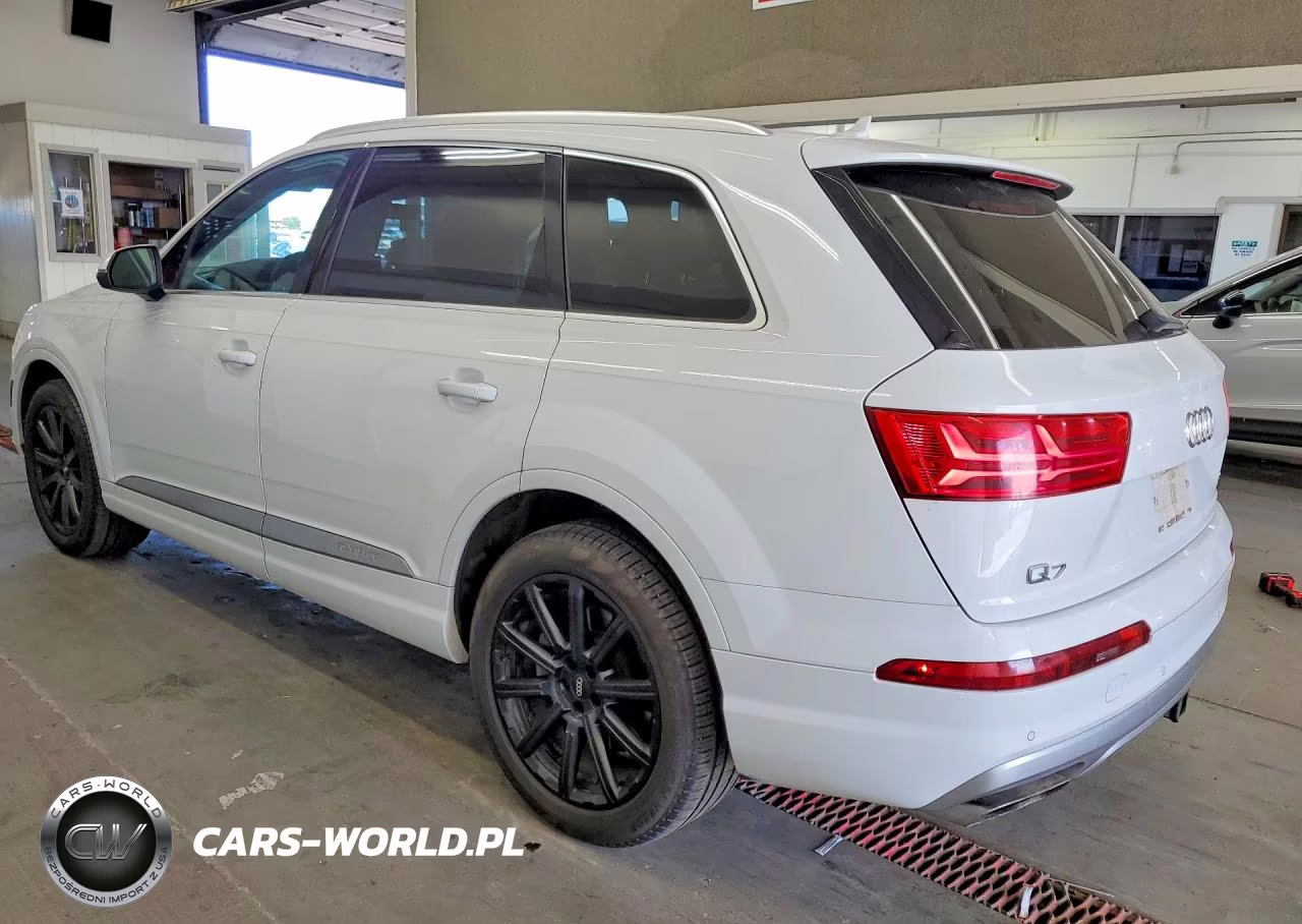 2017 Audi Q7 Premium Plus VIN:WA1LAAF70HD016217 - 2