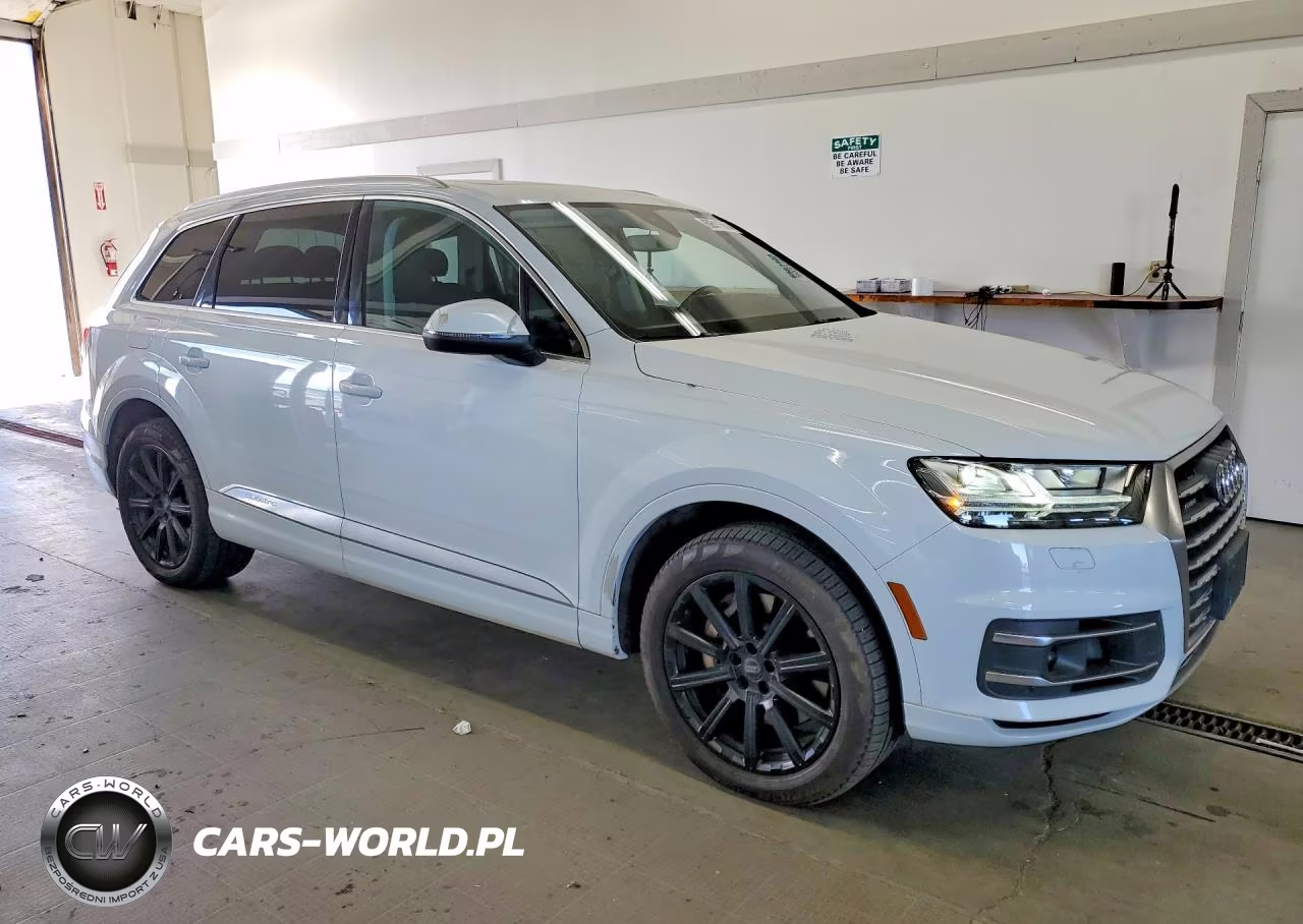 2017 Audi Q7 Premium Plus VIN:WA1LAAF70HD016217 - 4
