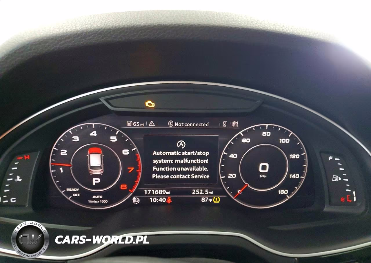 2017 Audi Q7 Premium Plus VIN:WA1LAAF70HD016217 - 9
