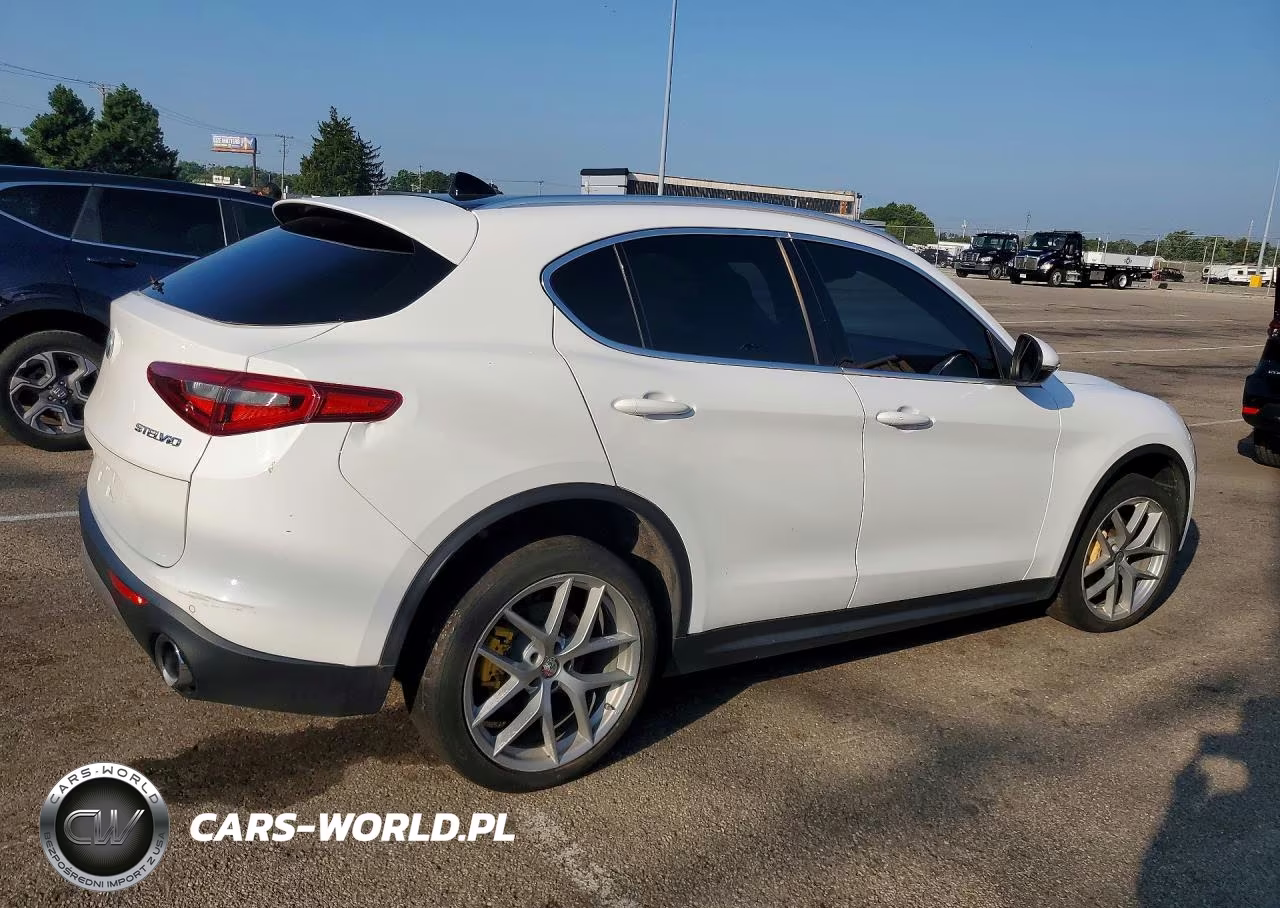 2018 Alfa Romeo Stelvio Ti VIN:ZASFAKBN2J7B99712 - 3