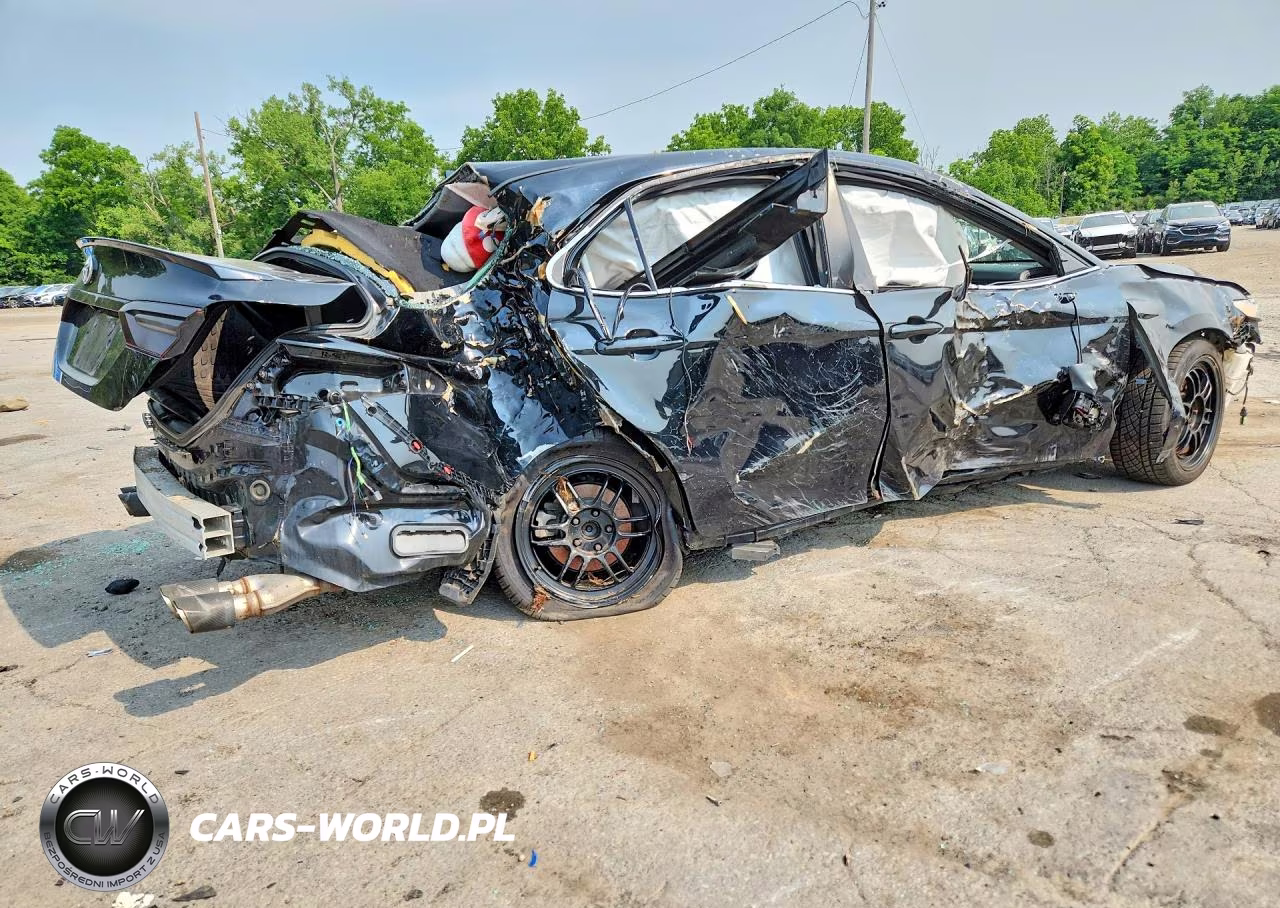 2020 Toyota Camry Se VIN:4T1G11AK4LU953935 - 3