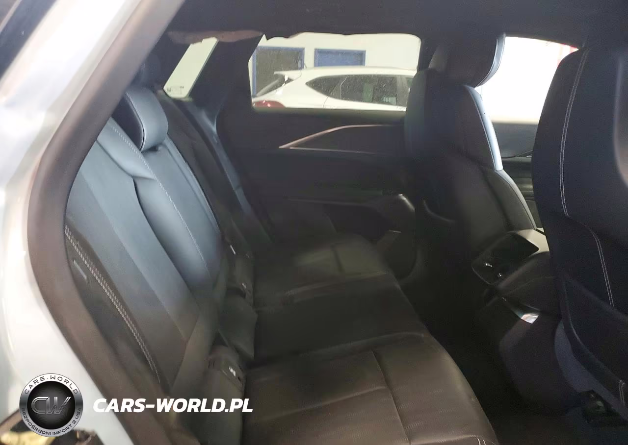 2024 Cadillac Lyriq Sport VIN:1GYKPTRL9RZ140814 - 11