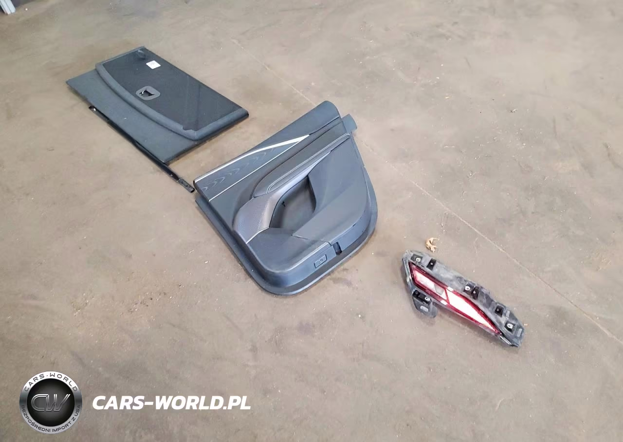2024 Cadillac Lyriq Sport VIN:1GYKPTRL9RZ140814 - 13