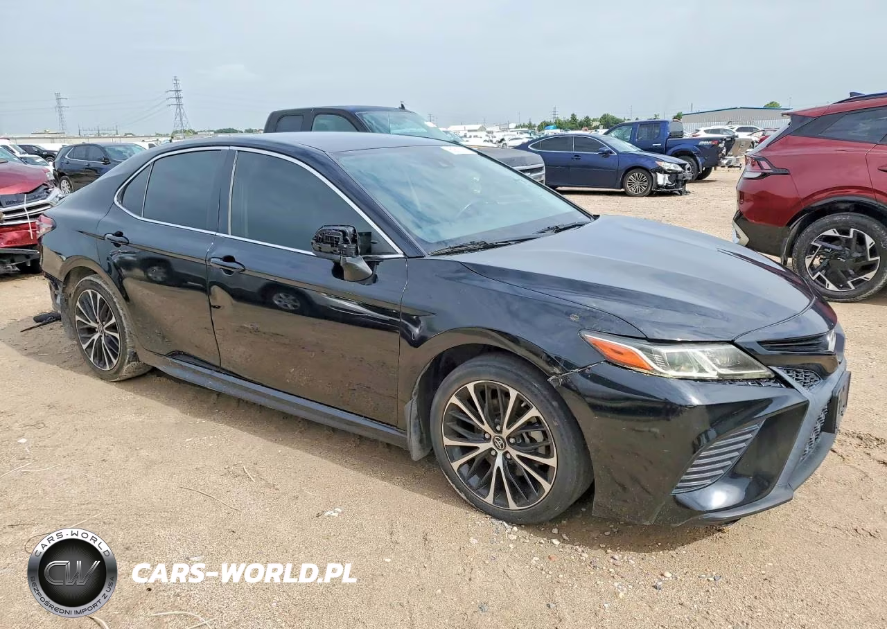 2019 Toyota Camry Se VIN:4T1B11HK5KU829851 - 4