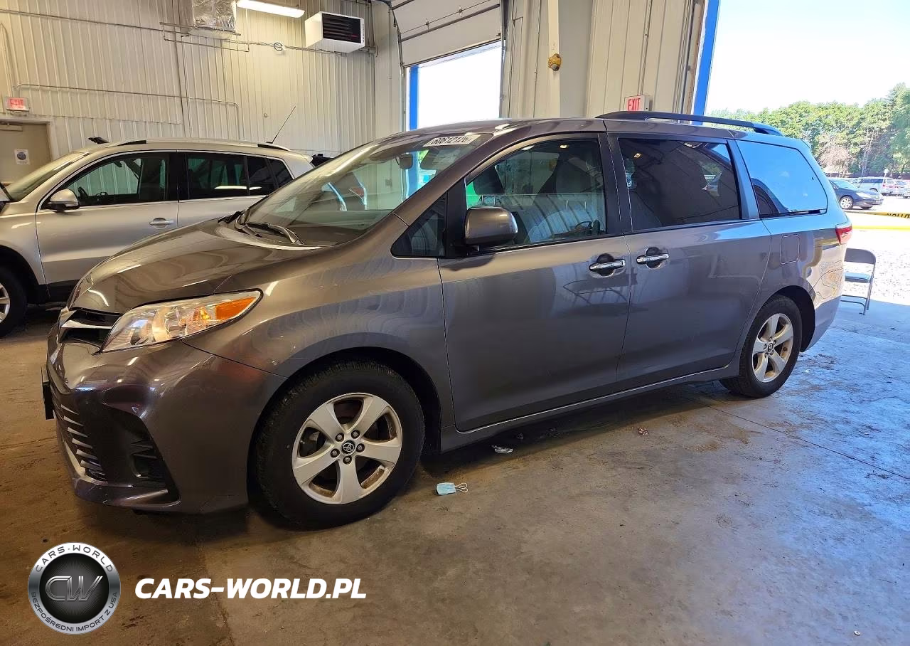 2020 Toyota Sienna Le