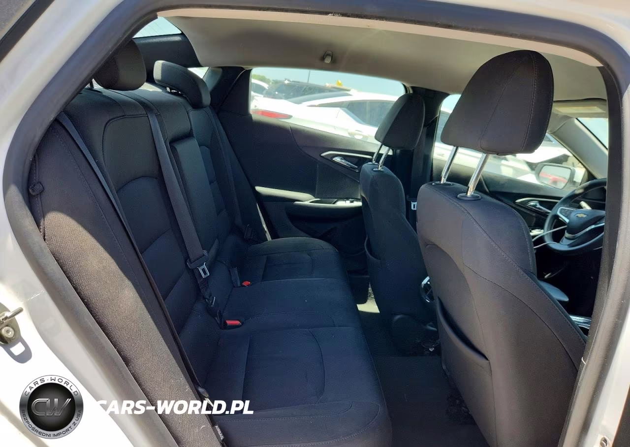 2018 Chevrolet Malibu Lt VIN:1G1ZD5ST7JF150100 - 10