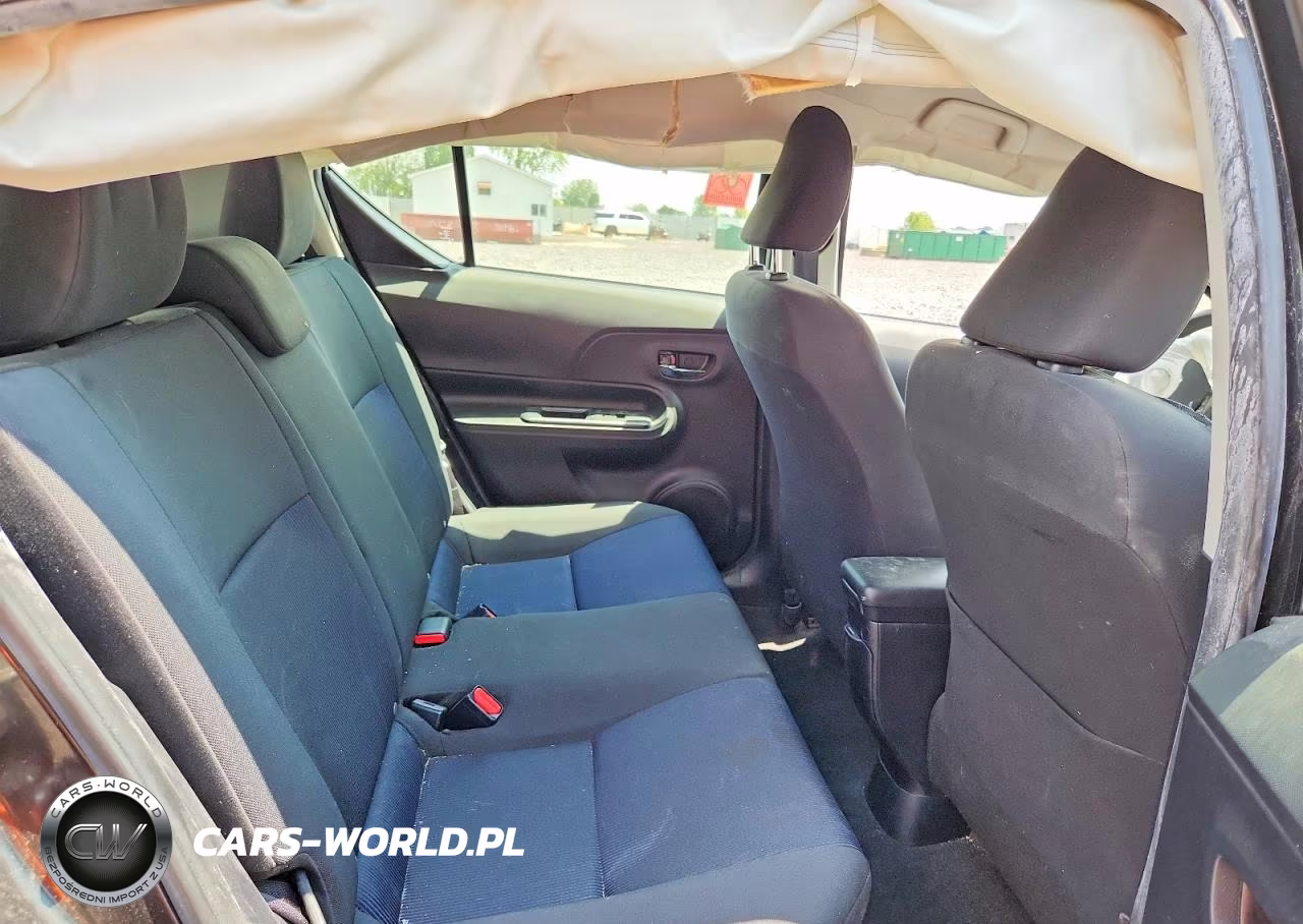 2016 Toyota Prius C Two VIN:JTDKDTB38G1120607 - 10