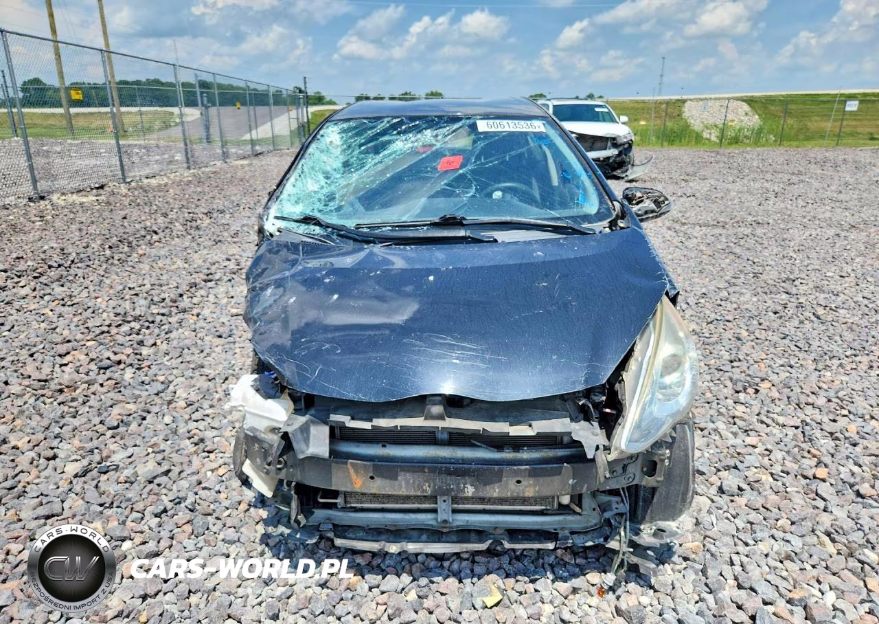 2016 Toyota Prius C Two VIN:JTDKDTB38G1120607 - 5