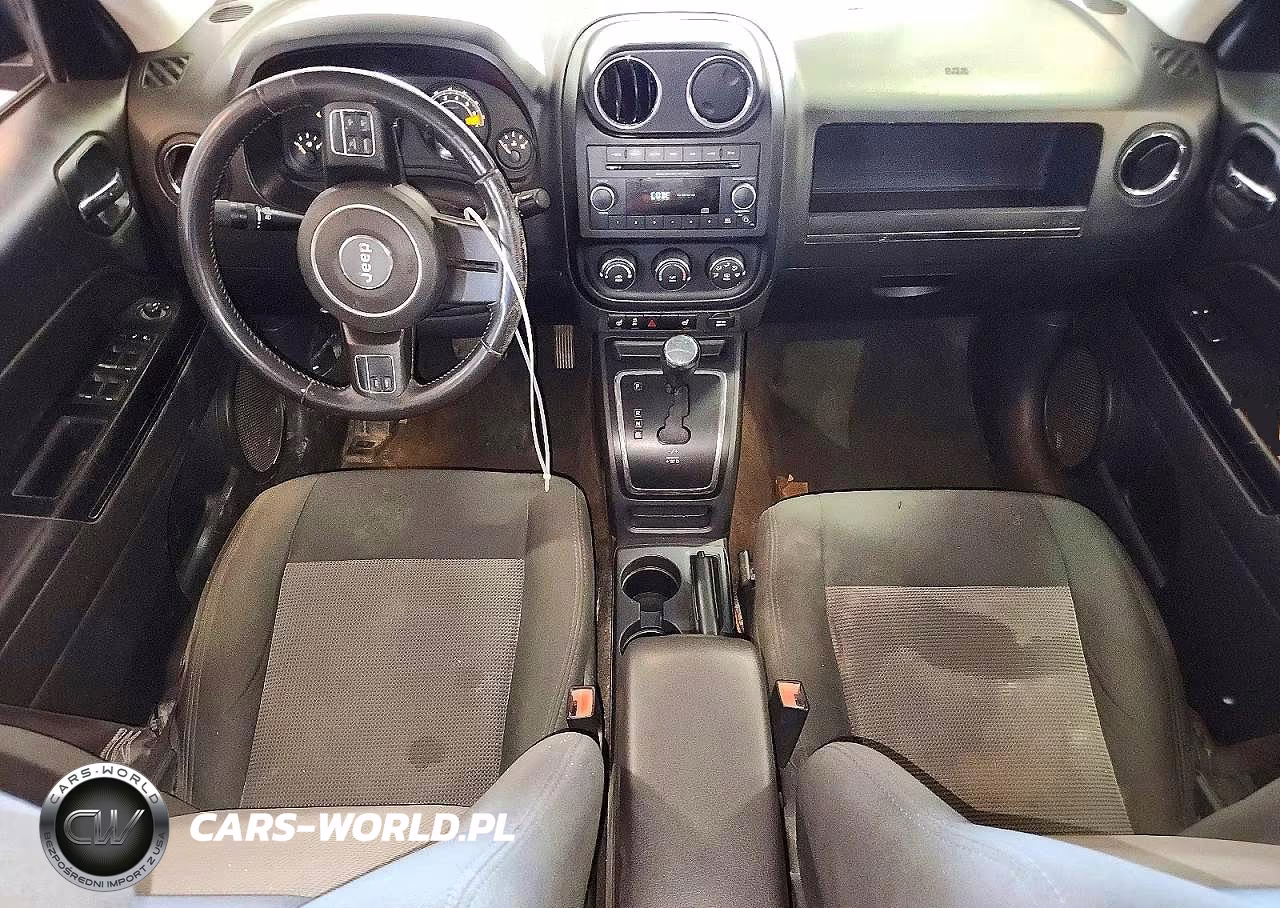 2016 Jeep Patriot Latitude VIN:1C4NJRFB8GD706989 - 8