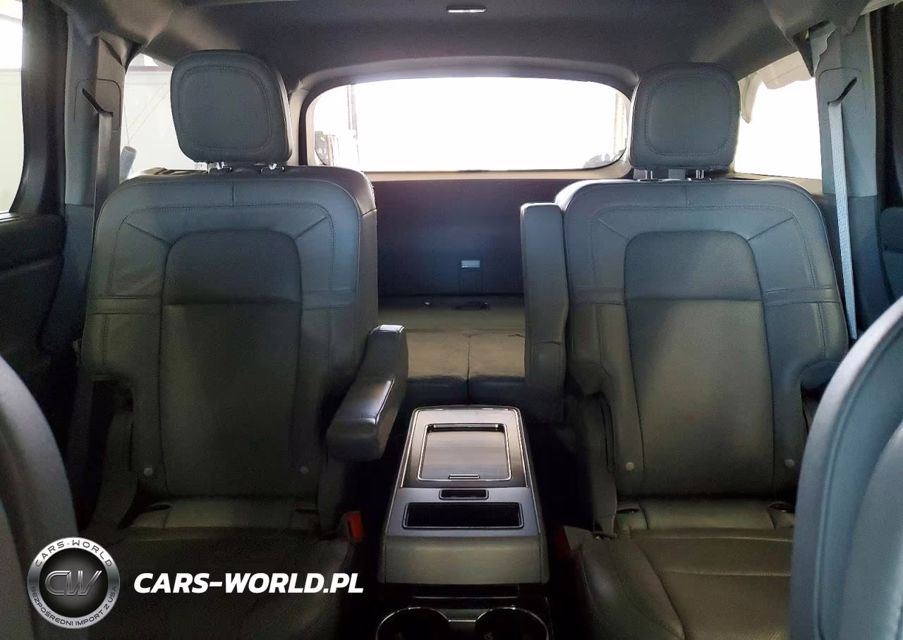 2020 Lincoln Aviator Reserve VIN:5LM5J7XC4LGL05484 - 10