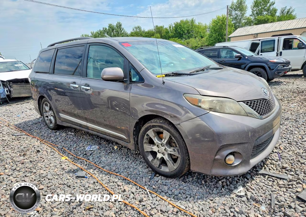 2013 Toyota Sienna Sport VIN:5TDXK3DC3DS360963 - 4