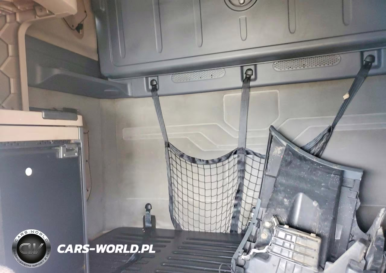 2019 Freightliner Cascadia 125 Semi Truck VIN:3AKJGLDRXKSJW7569 - 10