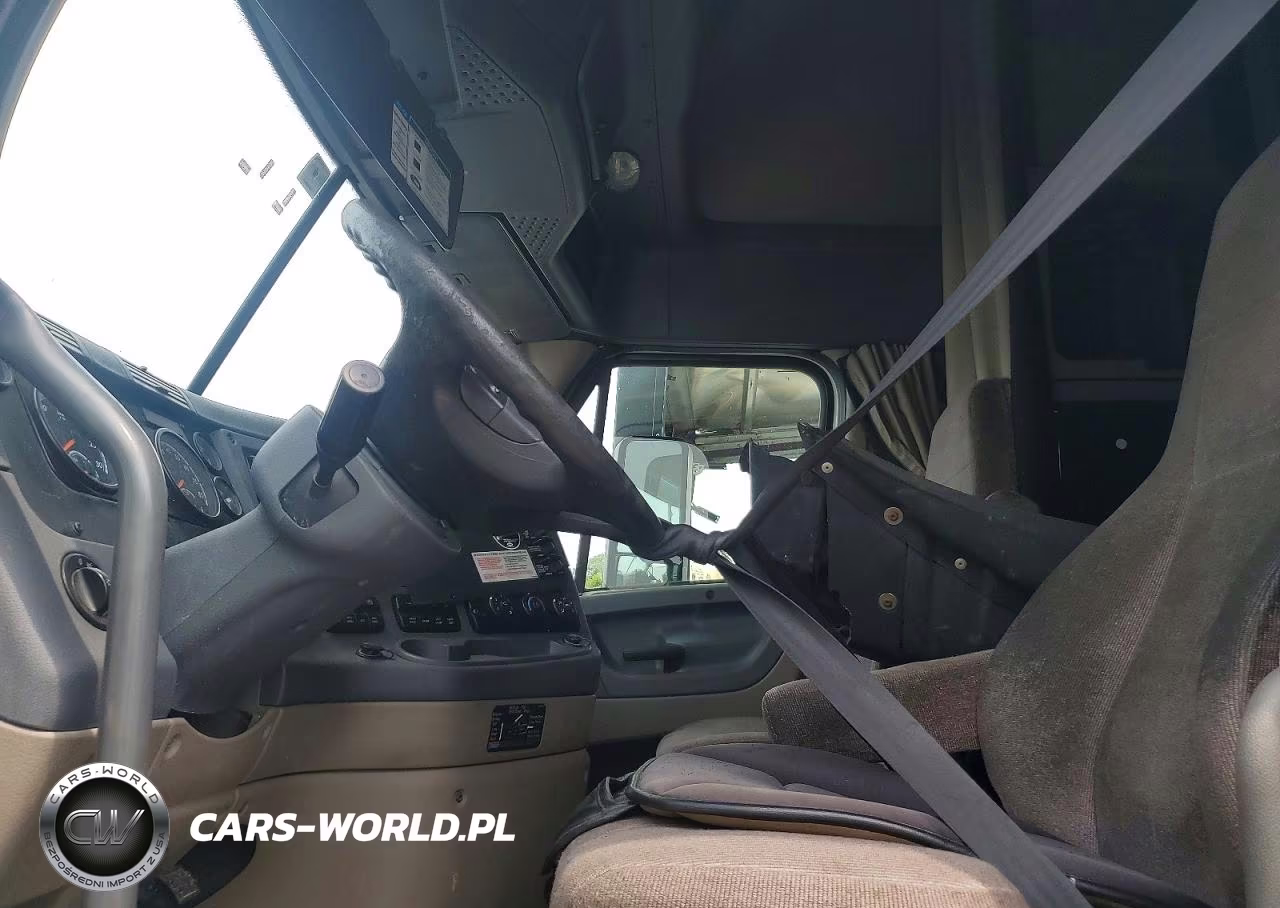 2019 Freightliner Cascadia 125 Semi Truck VIN:3AKJGLDRXKSJW7569 - 7