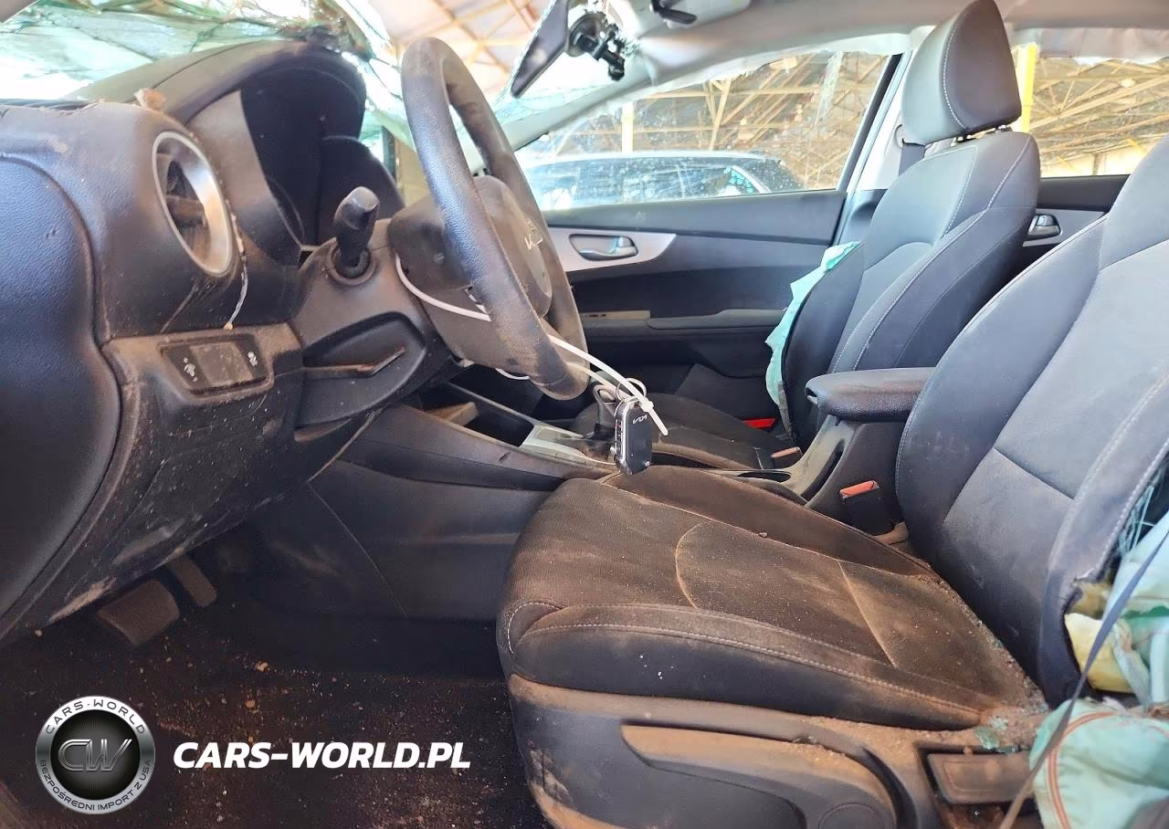 2023 Kia Forte Lxs VIN:3KPF24AD0PE602816 - 7