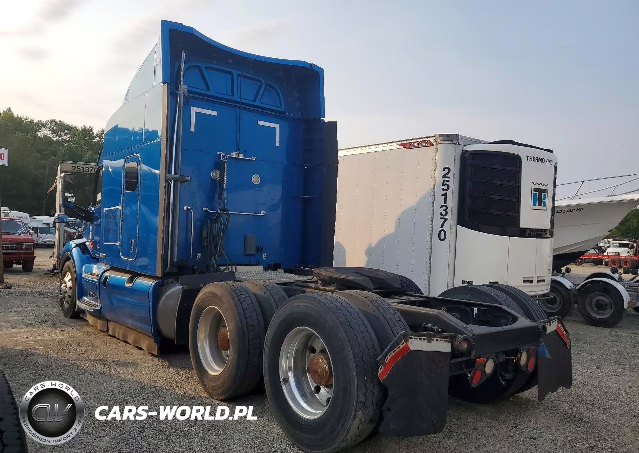 2018 Peterbilt 579 Trucks VIN:1XPBDP9X9JD489528 - 2