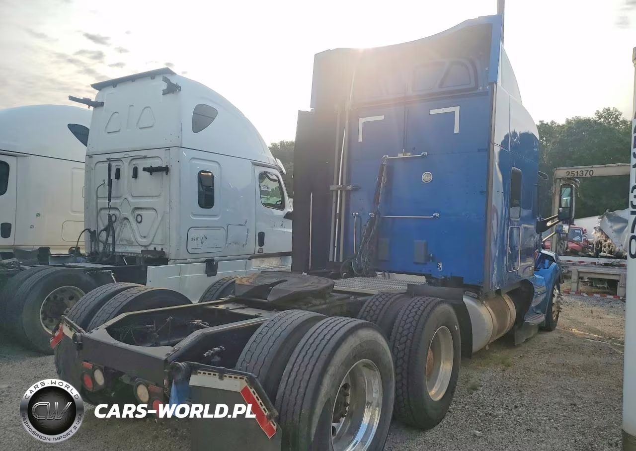 2018 Peterbilt 579 Trucks VIN:1XPBDP9X9JD489528 - 3