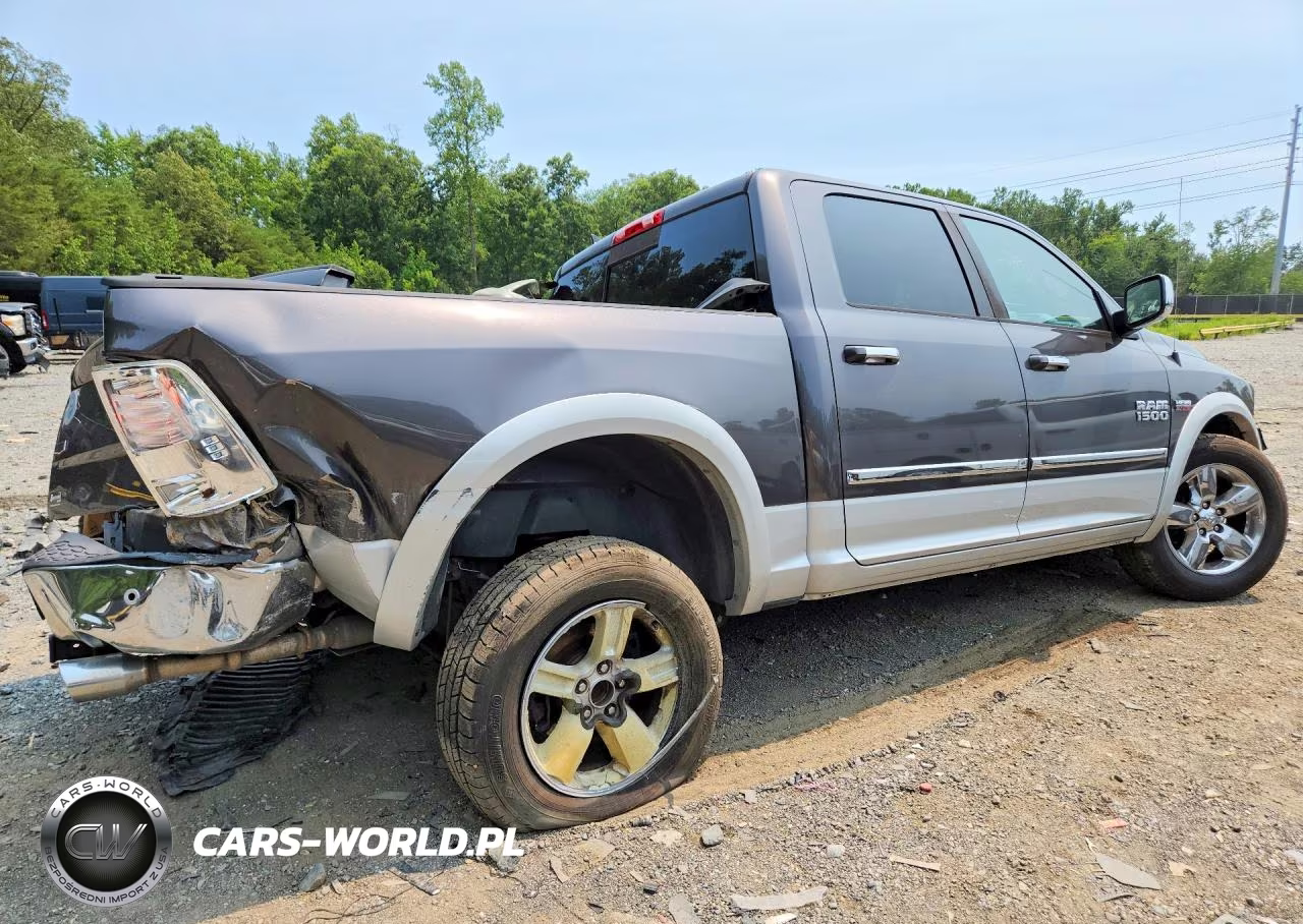 2015 Ram 1500 Laramie VIN:1C6RR7NT9FS698217 - 3