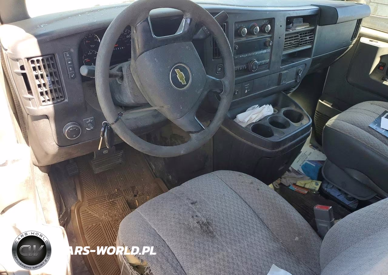 2015 Chevrolet Express G2500 VIN:1GCWGFCFXF1263334 - 8