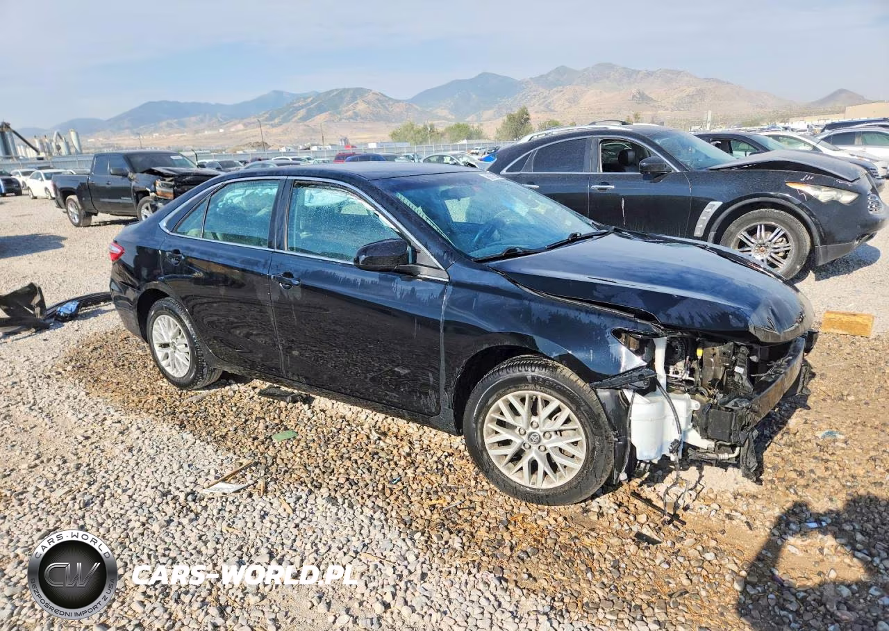2017 Toyota Camry Le VIN:4T1BF1FK6HU351808 - 4